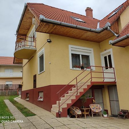 Fox Apartmanok Hévíz المظهر الخارجي الصورة