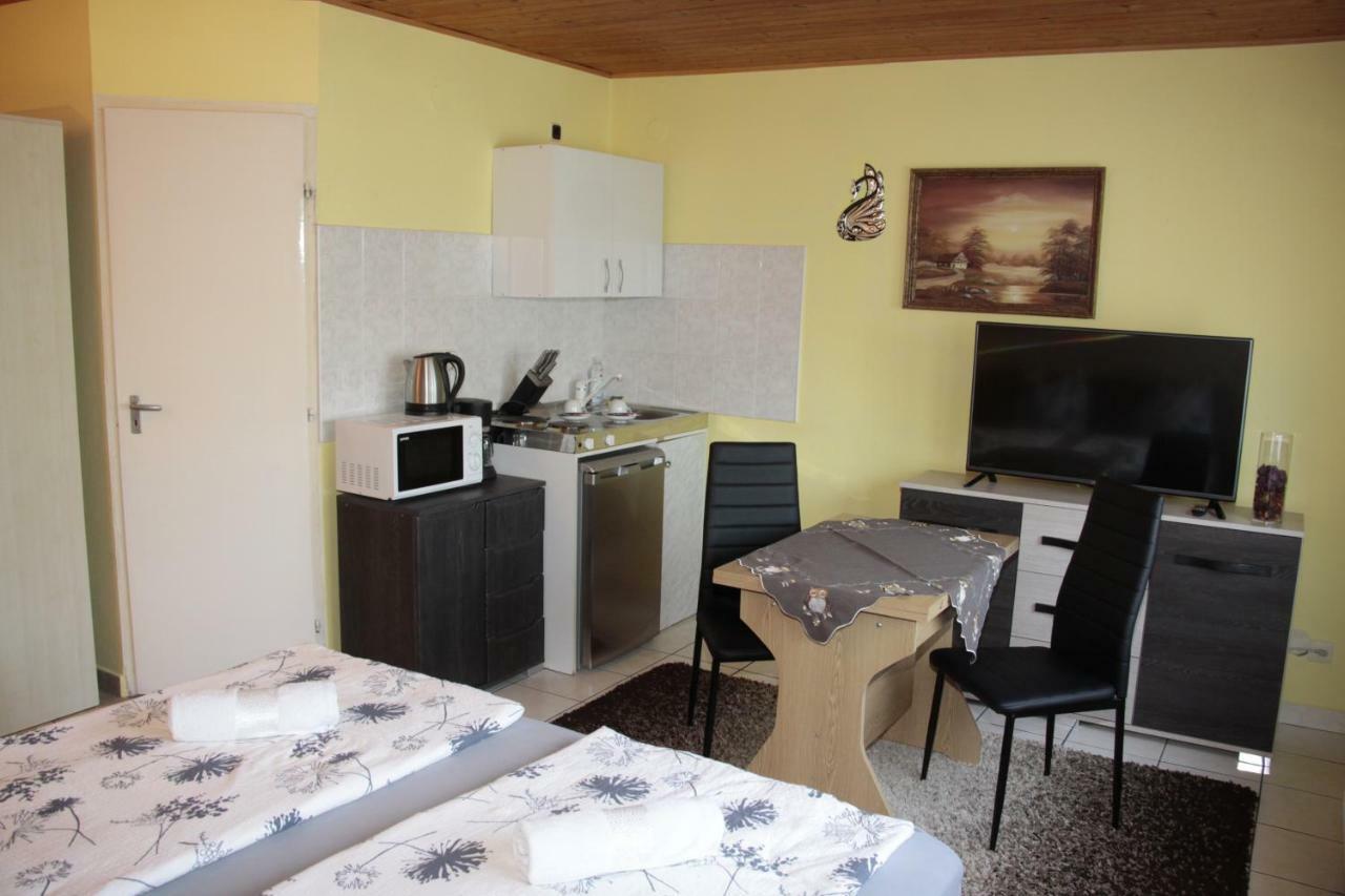 Fox Apartmanok Hévíz المظهر الخارجي الصورة